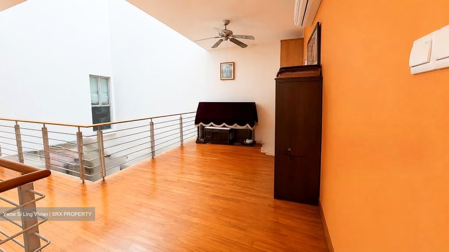 Chuan Loft (D19), Terrace #580721971